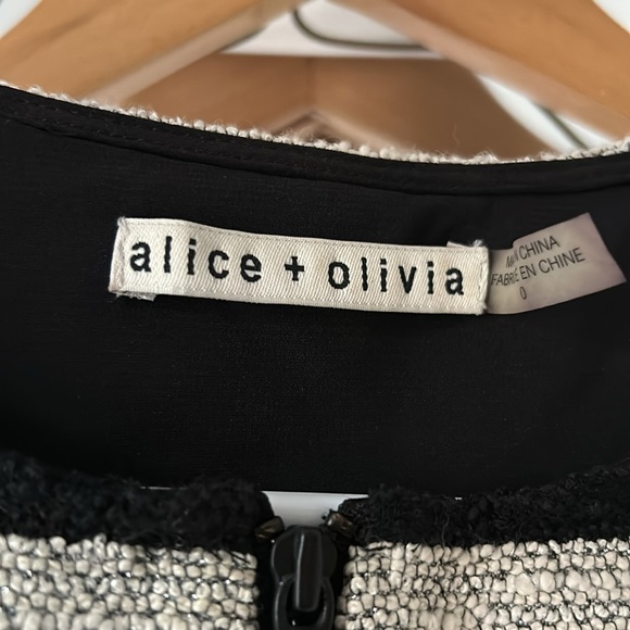 Alice And Olivia Black and Cream striped top size 0 - Picture 2 of 4